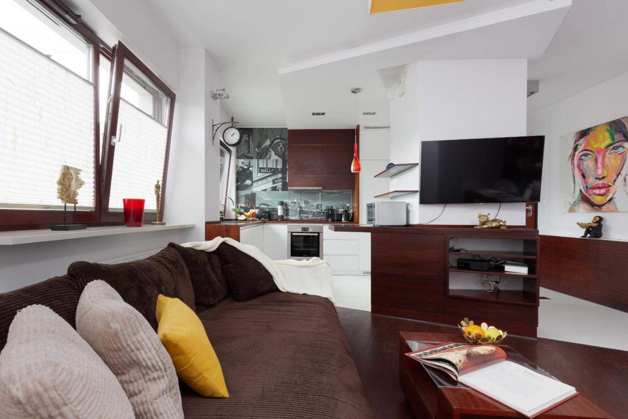 Spacious Suite With A Hammock And Terrace By Renters Prestige Varsovie Extérieur photo