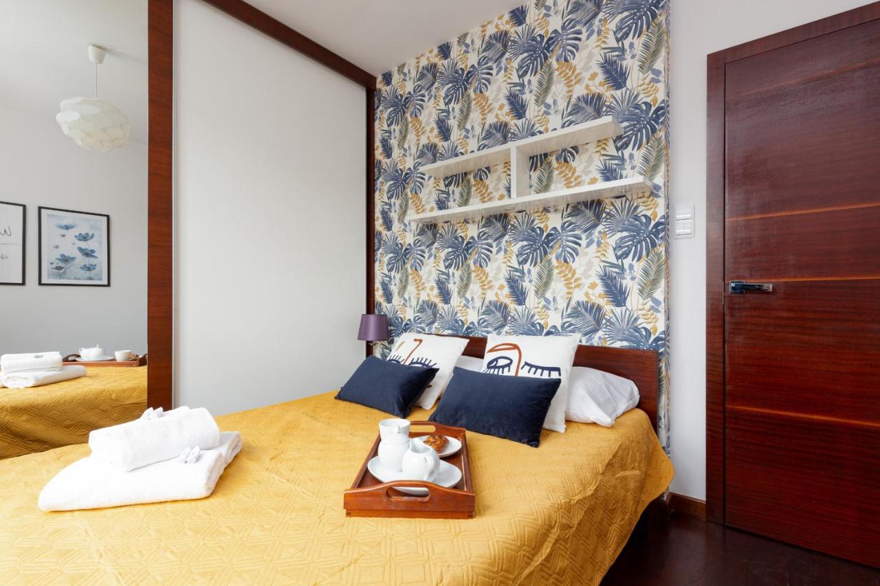 Spacious Suite With A Hammock And Terrace By Renters Prestige Varsovie Extérieur photo