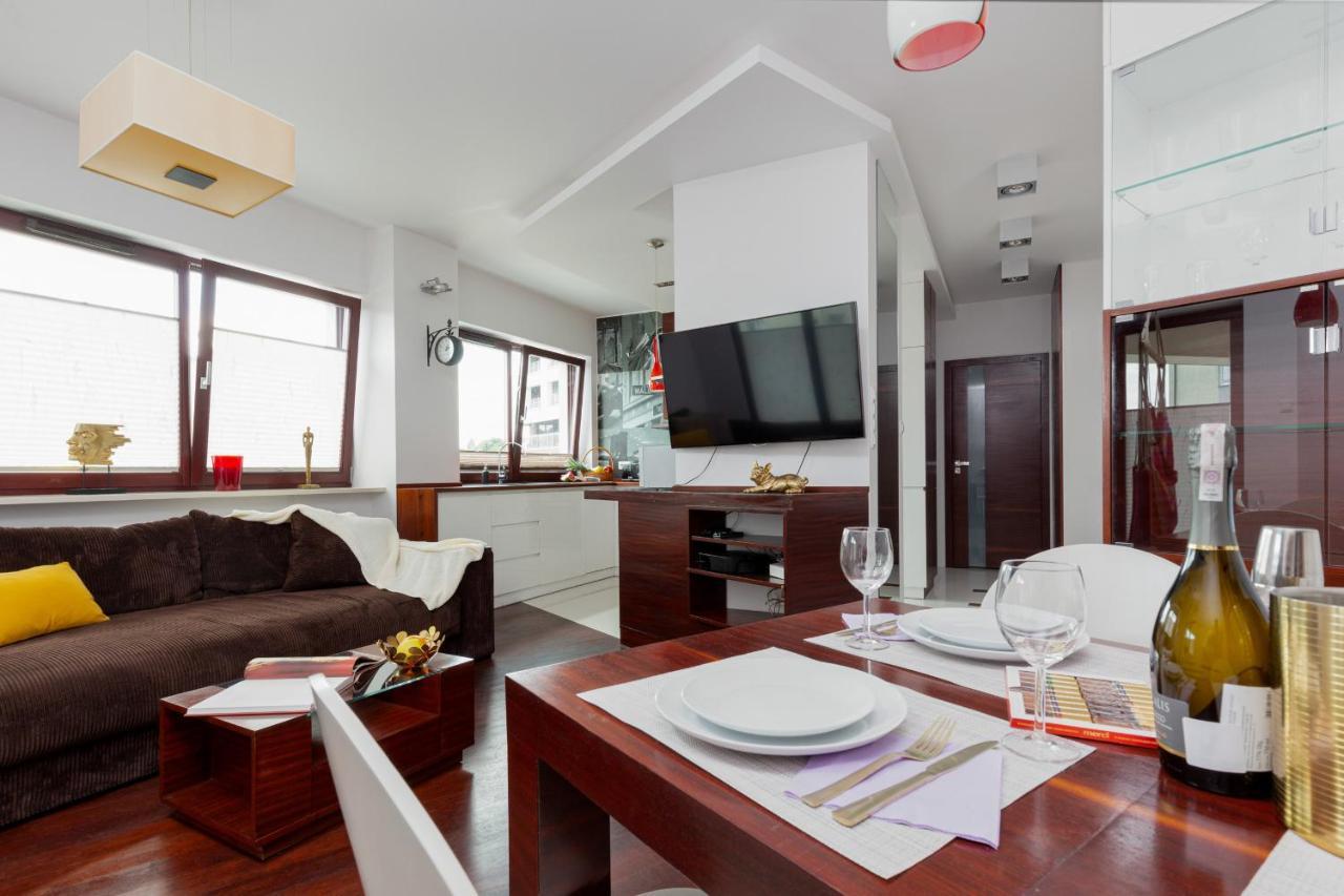 Spacious Suite With A Hammock And Terrace By Renters Prestige Varsovie Extérieur photo