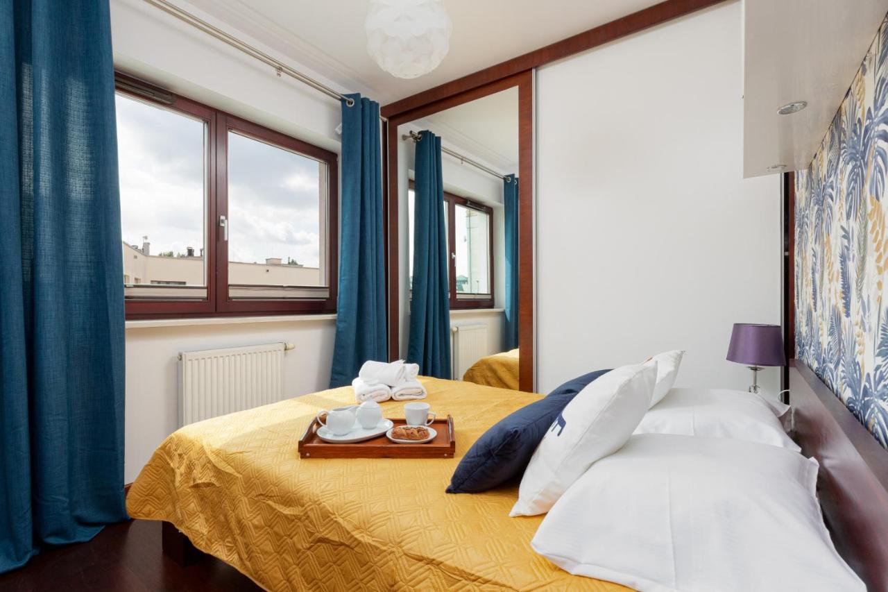 Spacious Suite With A Hammock And Terrace By Renters Prestige Varsovie Extérieur photo